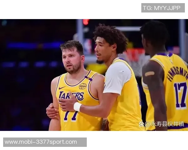 国王队主场迎战湖人施罗德禁赛缺席东契奇对决引发关注 国王队主场迎战湖人施罗德禁赛缺席东契奇对决引发关注